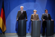 NEWS - Angela Merkel, Horst Seehofer und Sigmar Gabriel geben eine PK nach Flüchtlingsgipfel