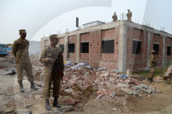 NEWS - Die Suche nach Vermissten geht weiter nach Fabrikeinsturz in Lahore