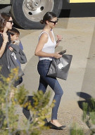PEOPLE - Miranda Kerr und Klein Flynn in Malibu unterwegs