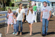 PEOPLE - Denise Richards mit den Kids in Malibu unterwegs