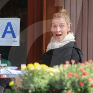 PEOPLE - Uma Thurman ohne Make-Up beim Lunch und trifft Patti Smith