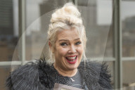 PEOPLE - Kim Wild zeigt ihr Nackt-Selbstportrait in London