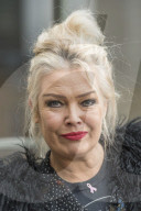 PEOPLE - Kim Wild zeigt ihr Nackt-Selbstportrait in London