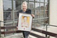 PEOPLE - Kim Wild zeigt ihr Nackt-Selbstportrait in London