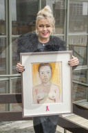 PEOPLE - Kim Wild zeigt ihr Nackt-Selbstportrait in London