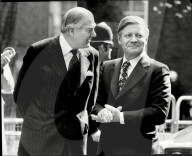 NEWS - Helmut Schmidt ist im Alter von 96 Jahren gestorben (weitere Bilder)