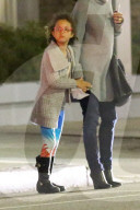 PEOPLE - Halle Berry geht mit Tochter Nahla Pizza essen