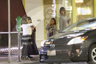 PEOPLE - Halle Berry geht mit Tochter Nahla Pizza essen
