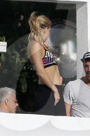 PEOPLE - Kate Hudson posiert für eine Fabletics Malibu Fotosession