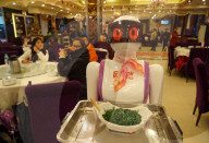 FEATURE - Roboter Restaurant:  die Roboter ersetzen den Menschen in China