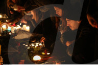 NEWS - Paris: Trauernde sammeln sich am Place de la Republique