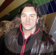 NEWS - Freunde und Verwandte suchen via Social Media nach Vermissten und möglichen Opfern der Anschläge