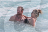 EXKLUSIV - Kim Zolciak feiert Hochzeitstag am Beach in Mexico