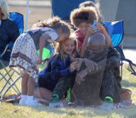 PEOPLE - Heidi Klum mit Seal und dem Kindern beim Fussball