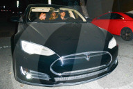 PEOPLE - Ashton Kutcher und Mila Kunis gehen zum Dinner mit Marco Perego