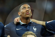 NEWS - England gegen Frankreich: Englische Fans singen die Marseillaise