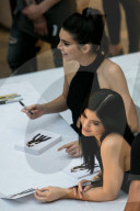 PEOPLE - Kylie und Kendall an der Laden-Eršffnung in Melbourne