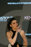 PEOPLE - Kylie und Kendall an der Laden-Eršffnung in Melbourne