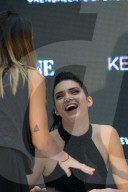 PEOPLE - Kylie und Kendall an der Laden-Eršffnung in Melbourne