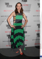 PEOPLE - Gleiches Kleid - wem stehts besser?