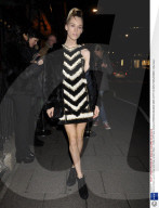 PEOPLE - Gleiches Kleid - wem stehts besser?