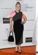 PEOPLE - Gleiches Kleid - wem stehts besser?