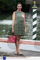 PEOPLE - Gleiches Kleid - wem stehts besser?