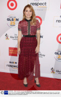 PEOPLE - Gleiches Kleid - wem stehts besser?