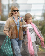 PEOPLE - Michelle Williams holt mit ihrem Kind Matilda ein Sandwich