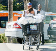PEOPLE - Amber Rose mit Sohnemann in einem Einkaufszentrum in LA
