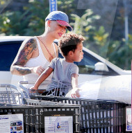 PEOPLE - Amber Rose mit Sohnemann in einem Einkaufszentrum in LA