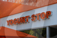 PEOPLE - Rachel Zoe geht mit ihrem Sohn Skyler Frozen Yogurt essen