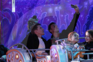 PEOPLE - Promis an der Eröffnung des 'Winter Wonderlands' in London