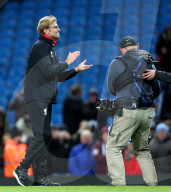 NEWS - Fussball: Jürgen Klopp freut sich mit seinem Team