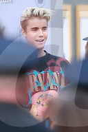 PEOPLE - American Music Awards: Justin Bieber raucht auf dem Roten Teppich