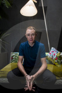 STUDIO - Radrennfahrer Chris Froome posiert in London