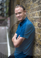 STUDIO - Radrennfahrer Chris Froome posiert in London
