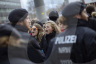 NEWS - Pro NRW Demonstration gegen Islam in Köln