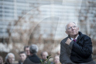 Enthüllung des Kennedy-Mauerstücks vor dem Berlaymont Gebäude in Brüssel
