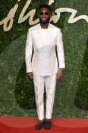PEOPLE - British Fashion Awards: Promis auf dem Roten Teppich