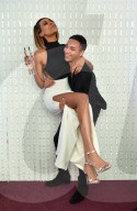 PEOPLE - Jordan Dunn freut sich über ihren "British Fashion Award"