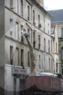 NEWS - Paris: Forensiker räumen die Wohnung der Selbstmord-Attentäter
