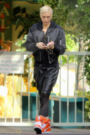 PEOPLE - Gwen Stefani in Burbank unterwegs