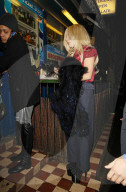 PEOPLE - Grossandrang: Wenn Lady Gaga in Camden Bier einkauft