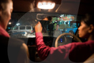REPORTAGE - Pionierinnen: Frauen lernen Taxi-Chauffeuse in Indien