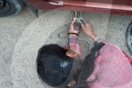 REPORTAGE - Pionierinnen: Frauen lernen Taxi-Chauffeuse in Indien