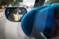 REPORTAGE - Pionierinnen: Frauen lernen Taxi-Chauffeuse in Indien