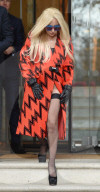 PEOPLE - Lady Gaga stylish in London unterwegs