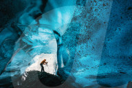 FEATURE - Island: Strahlend blaue Grotten des Vatnajökull Gletschers