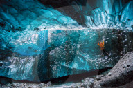FEATURE - Island: Strahlend blaue Grotten des Vatnajökull Gletschers
